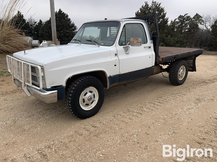 1983-gmc-sierra-2500-image-1