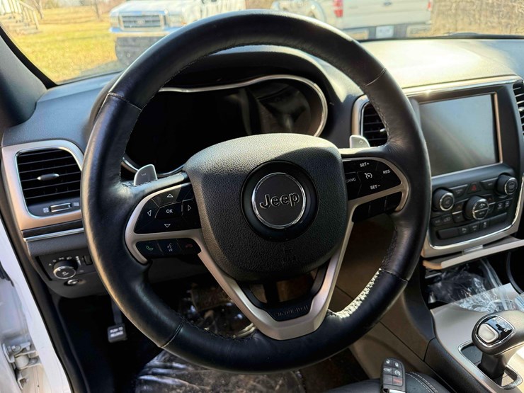 2015-jeep-grand-cherokee-image-23