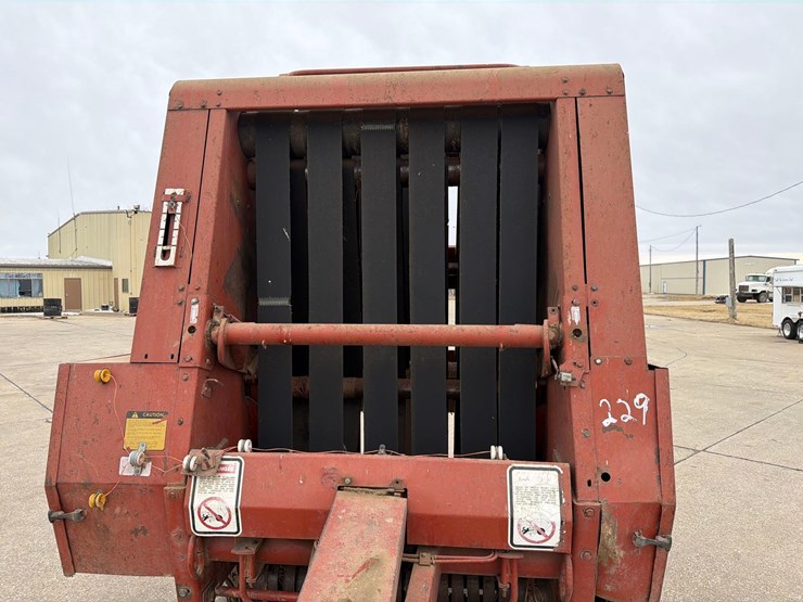 hesston-5540-image-20