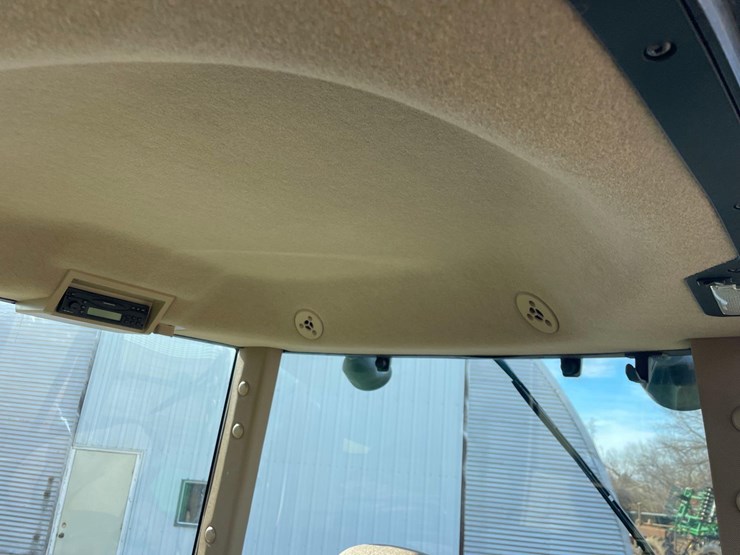 2007-john-deere-8230-image-44