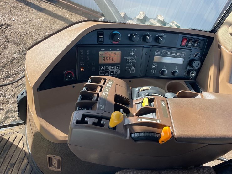 2004-john-deere-8120-image-44