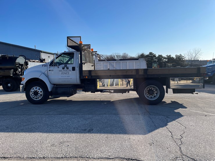 2009-ford-f750-xlt-image-9