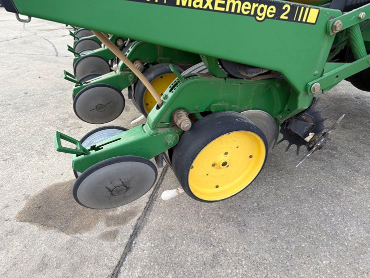 john-deere-7200-image-7