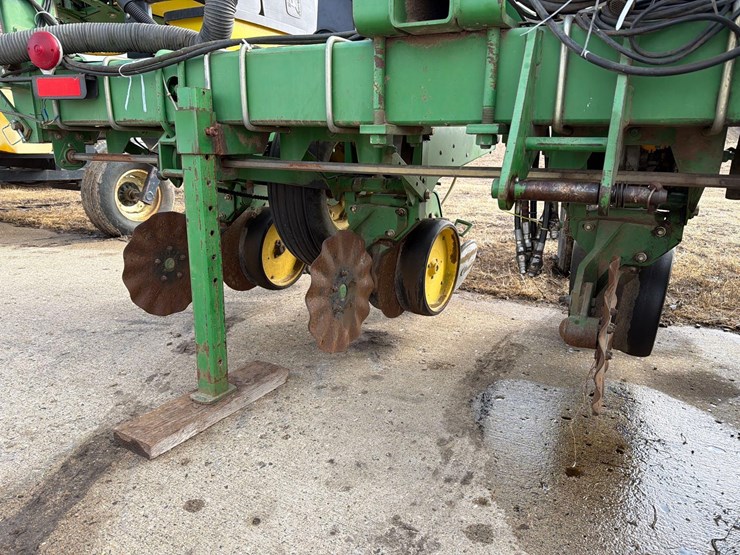 john-deere-7300-image-20