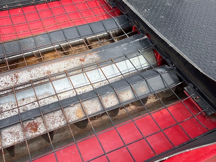 westfield-drive-over-pit-image-15