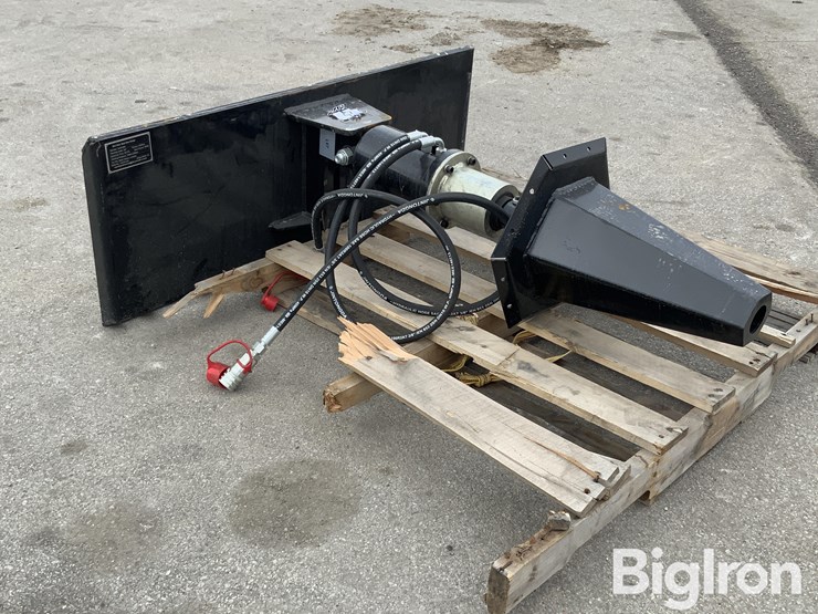 2025-massey-ferguson-730-image-3