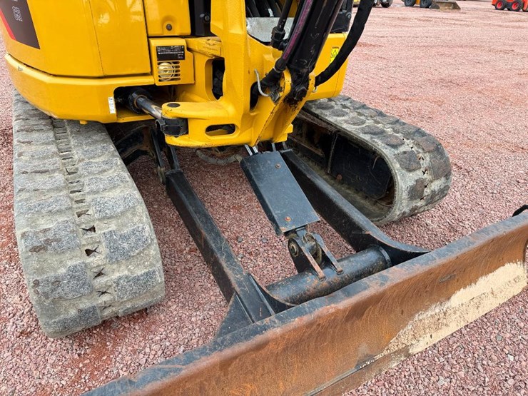 caterpillar-305e2-cr-image-27