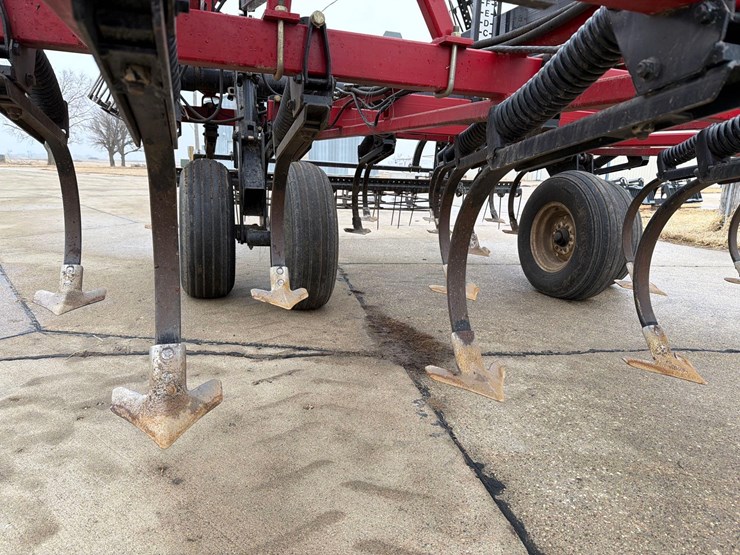 2011-case-ih-200-image-34