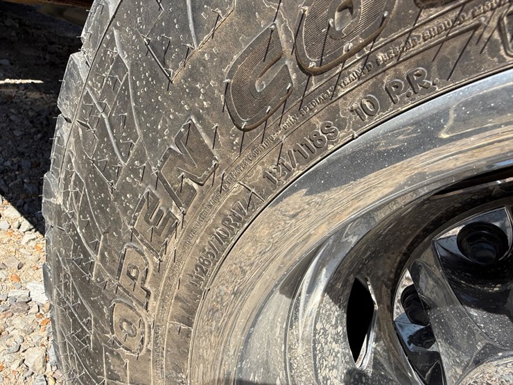 2019-chevrolet-3500hd-image-16