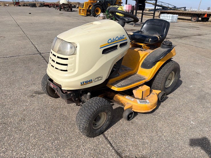 cub-cadet-lt1045-image-1