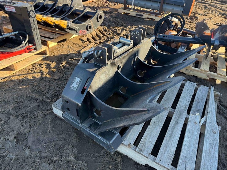 2025-skid-steer-winch-image-1