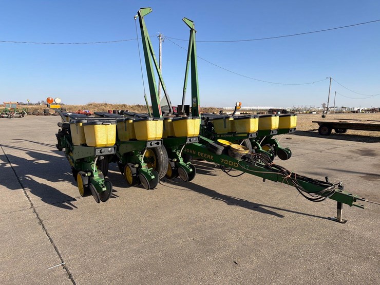 john-deere-7200-image-2