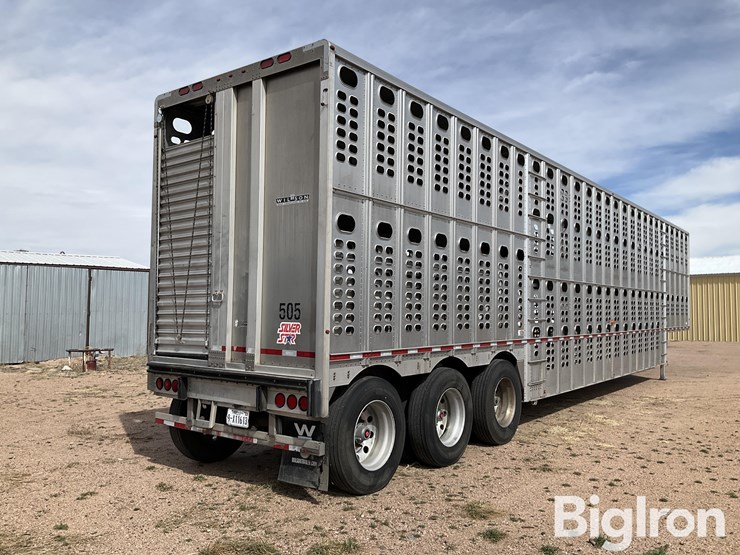 2015-wilson-livestock-trailer-image-5