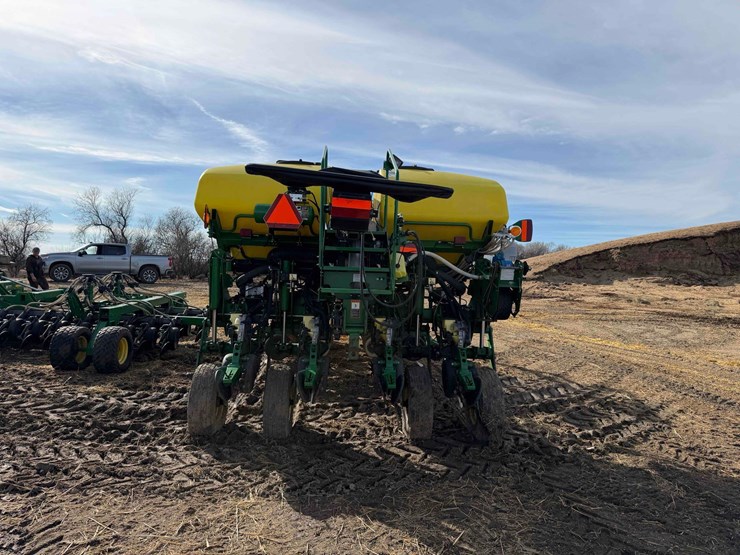 2011-john-deere-1770nt-ccs-image-4