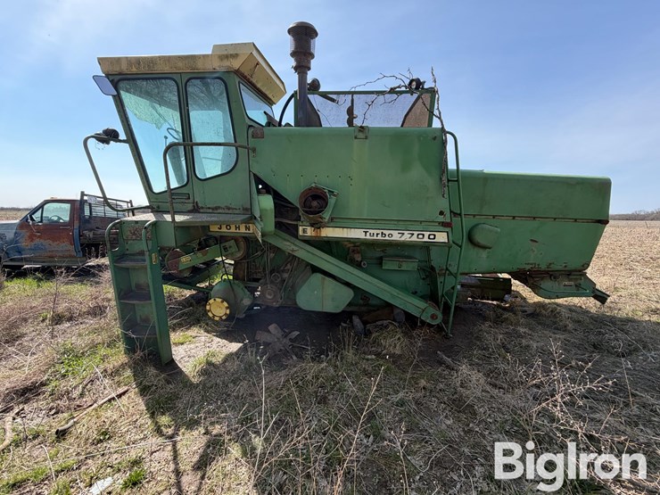 john-deere-7700-image-8