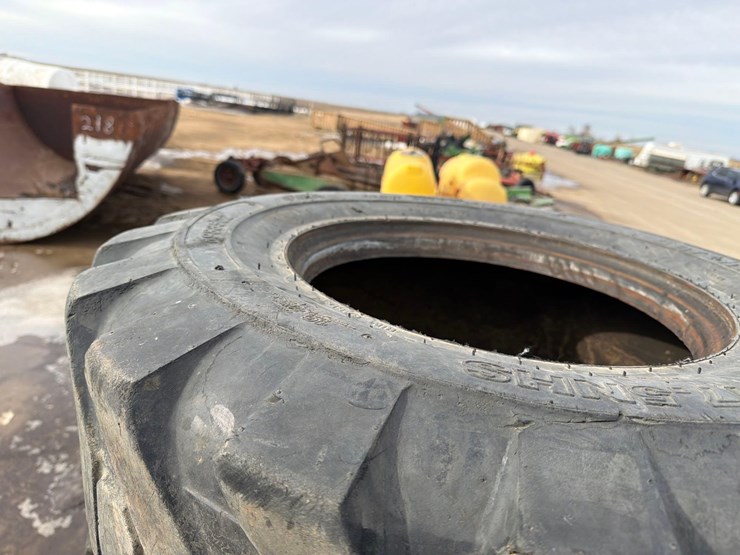 5-14-17.5-skidloader-tires-image-8