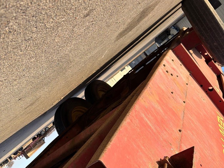 new-holland-195-image-28