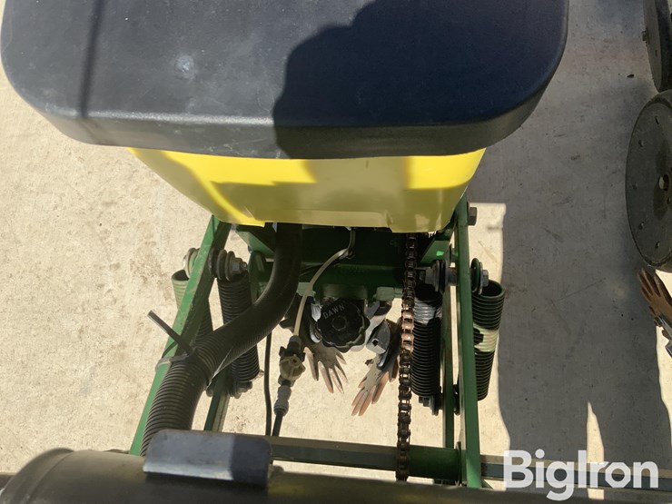 john-deere-1700-image-10