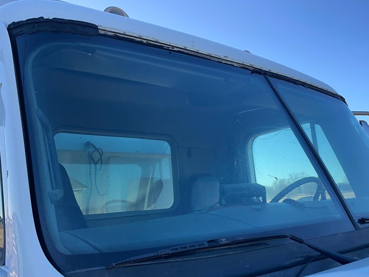 2004-caterpillar-c12-image-27