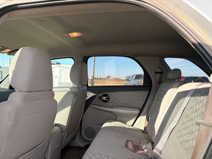 2006-chevrolet-equinox-image-32