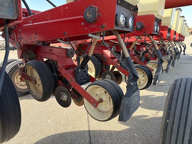 international-800-image-23