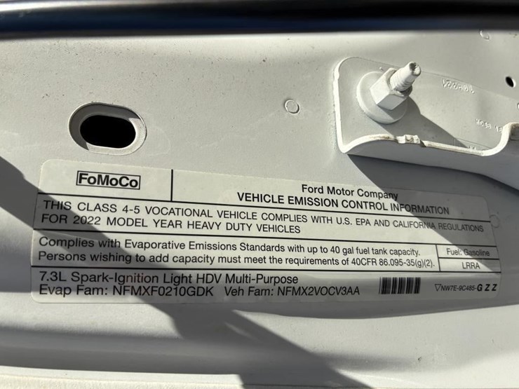 2022-ford-f450-xl-image-10