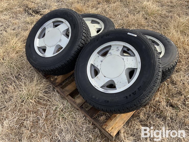 chevrolet-suburban-image-1