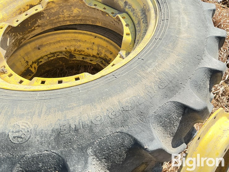 john-deere-380-image-11