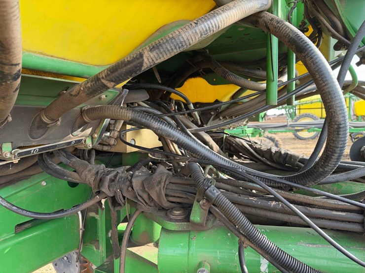 2011-john-deere-1770nt-ccs-image-14