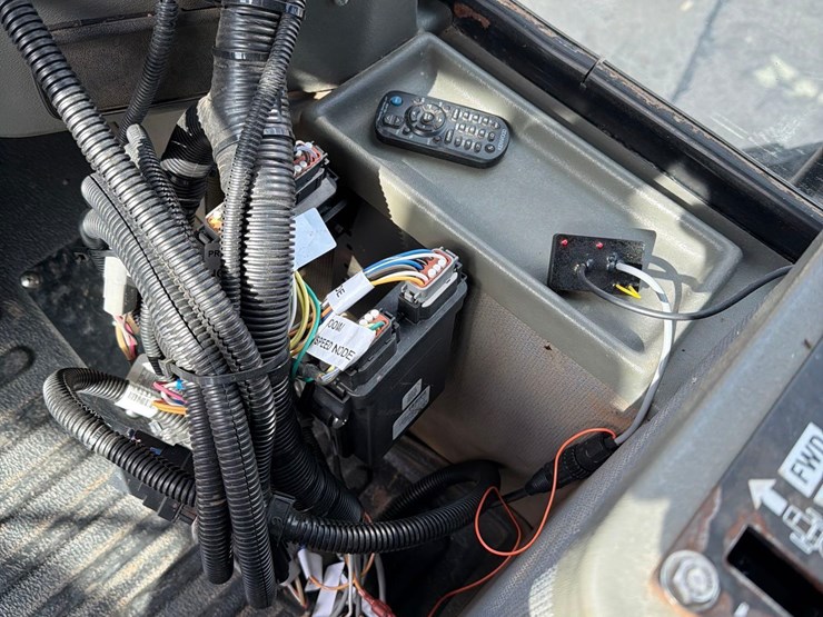 2000-case-ih-1200-image-87