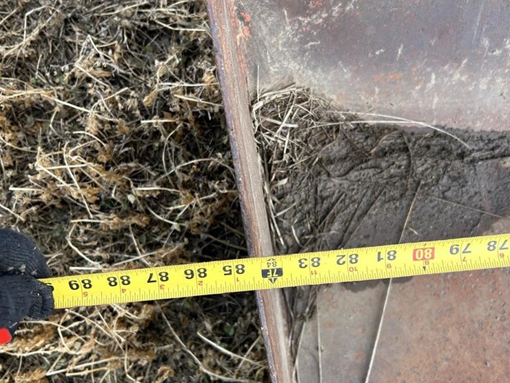 farmhand-7ft-bucket-image-5