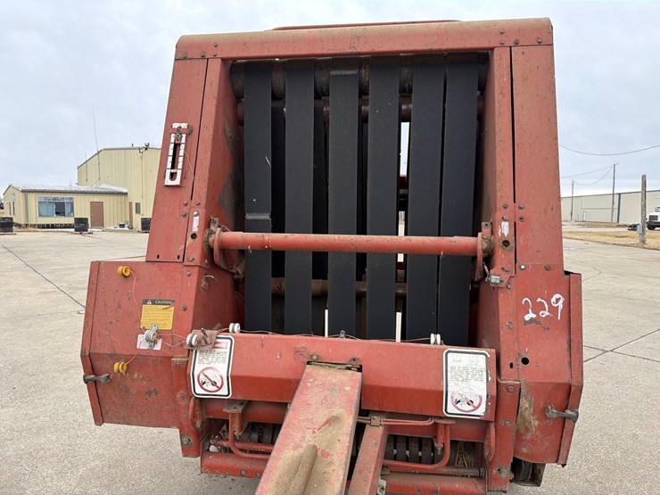 hesston-5540-image-14