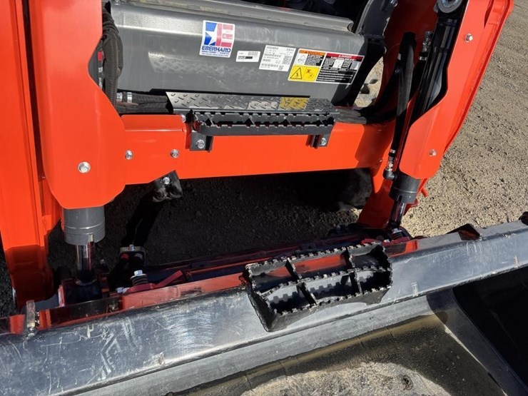 2024-kubota-svl75-3-image-12