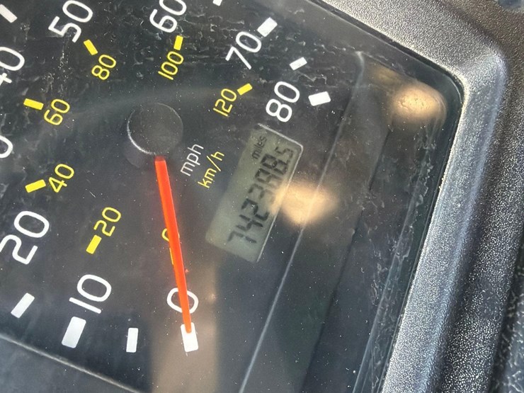 2001-volvo-vn-image-34