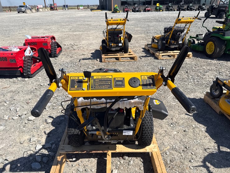 #33-•-unused-dewalt-dw33-33"-walk-behind-zero-turn-mower-12ae764b038-inv#-41235-image-17