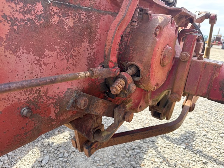 #75-•-mccormick-farmall-450-tractor-933-inv#-42875-image-37