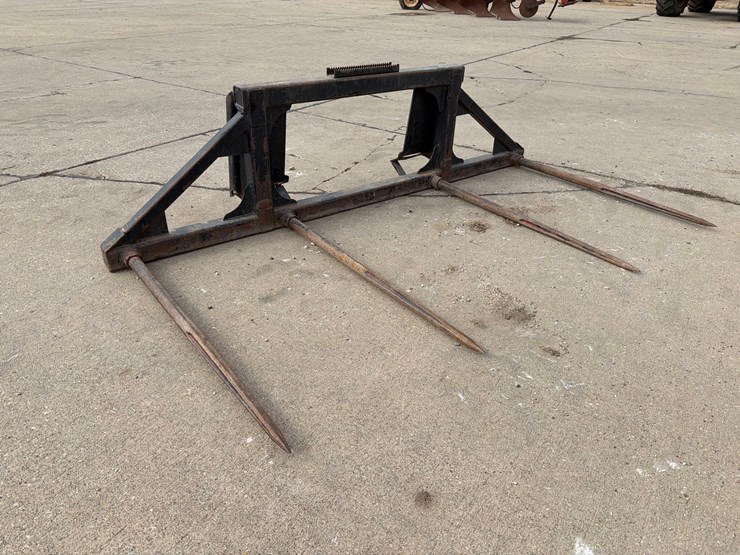 skidloader-4-prong-bale-spear-image-1