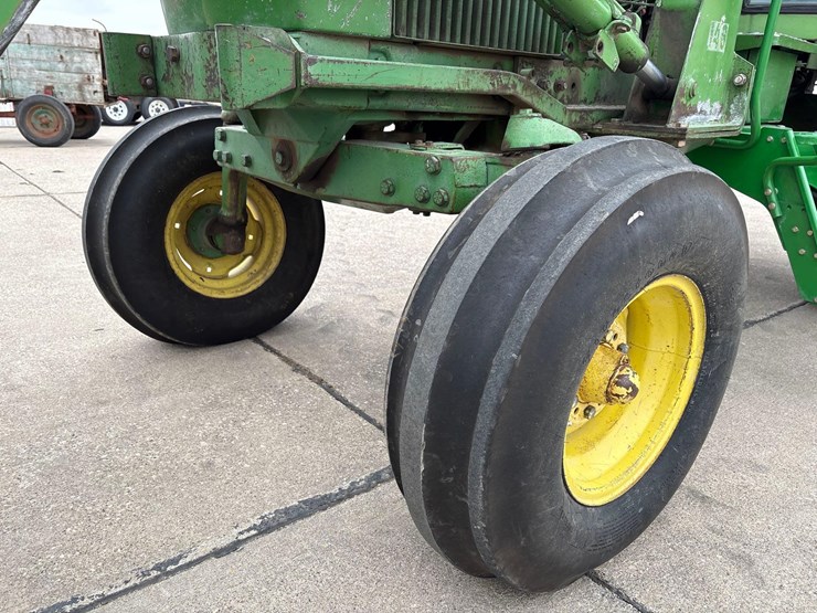 john-deere-4030-image-13