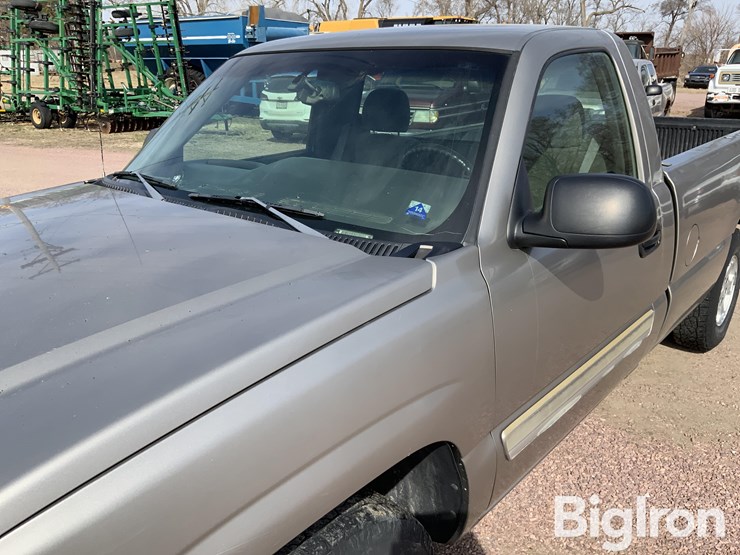 2003-chevrolet-silverado-1500-image-10