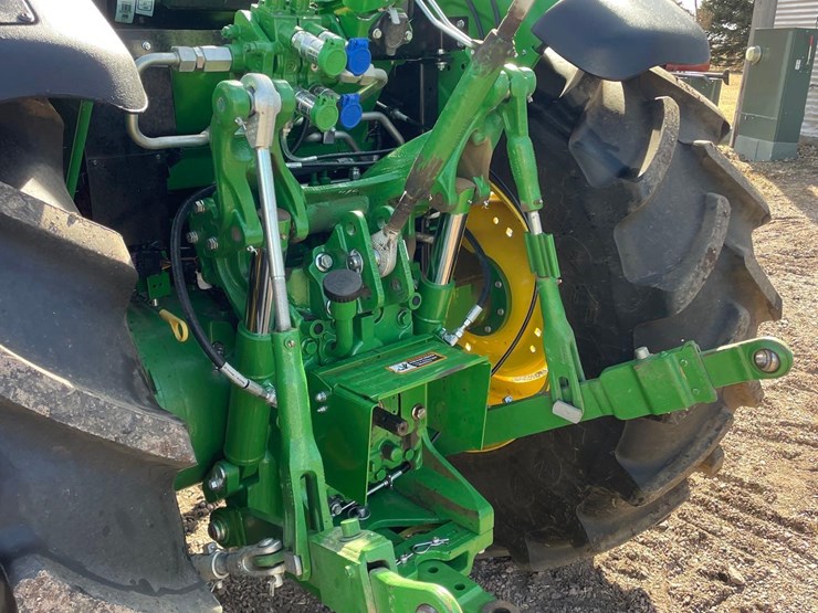 2017-john-deere-5085m-image-18