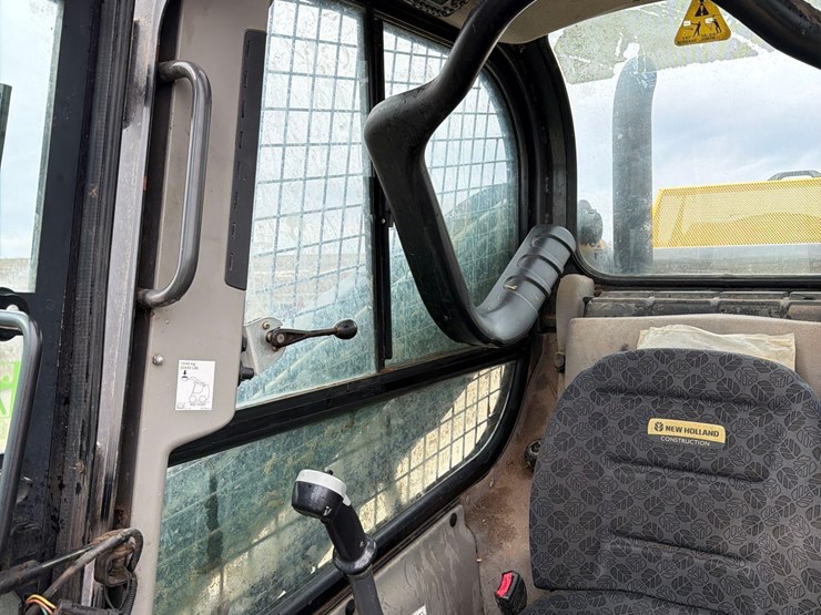 2018-new-holland-l234-image-36