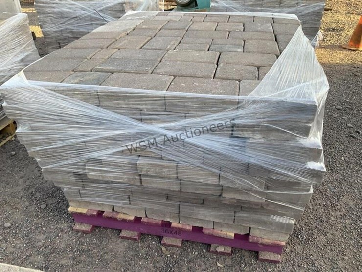 pallet-of-stone-pavers-image-4