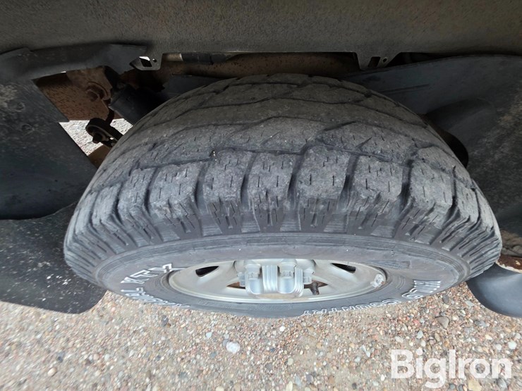 2002-chevrolet-1500-image-16