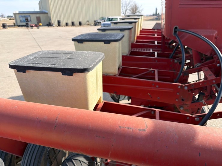 international-800-image-42