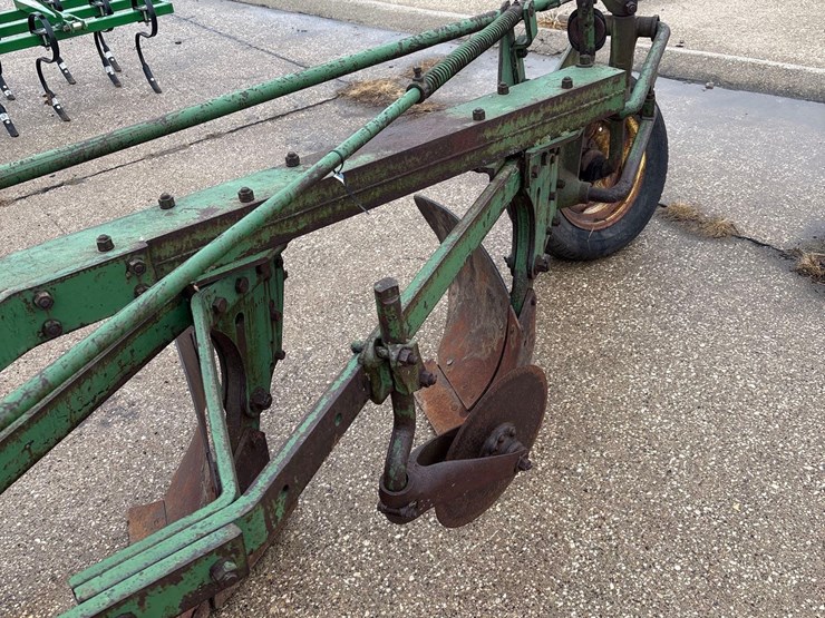 john-deere-4-bottom-plow-image-8