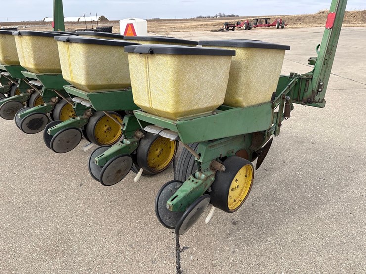 john-deere-7000-image-16