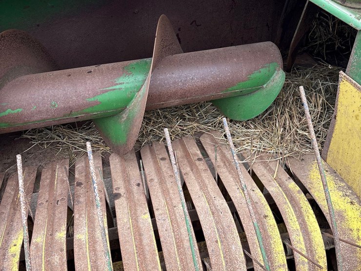 john-deere-24t-image-9