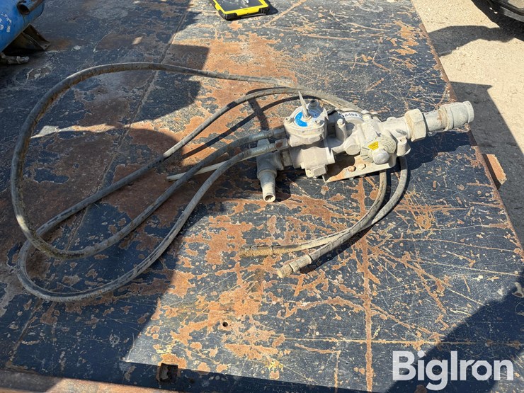 nh3-hydraulic-shut-off-/-flow-control-image-1