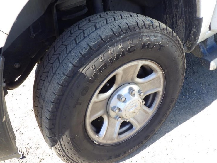 2018-dodge-3500-image-13