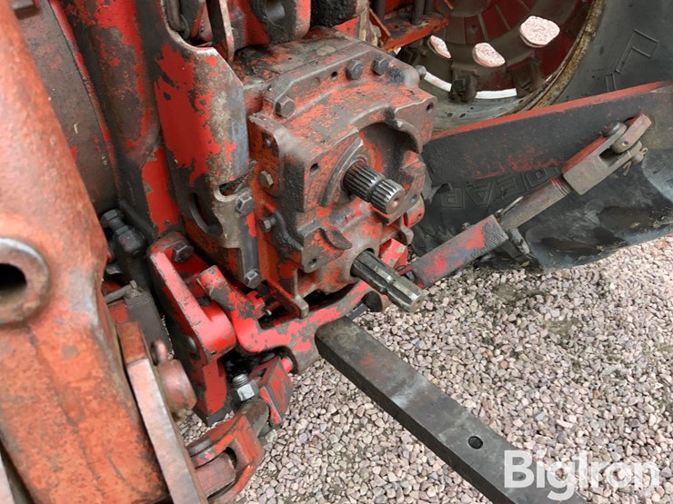 1967-farmall-806-diesel-2wd-tractor-image-14